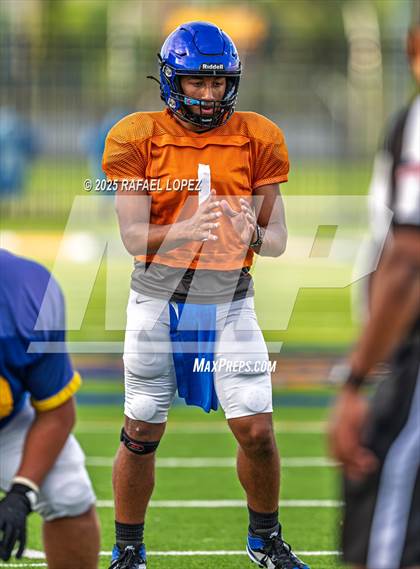 Thumbnail 2 in Waller vs. Channelview (Scrimmage) photogallery.