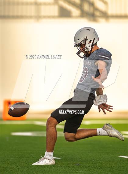 Thumbnail 2 in Waller vs. Channelview (Scrimmage) photogallery.