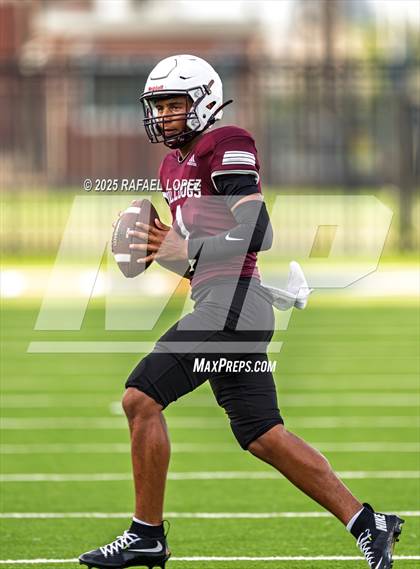 Thumbnail 1 in Waller vs. Channelview (Scrimmage) photogallery.