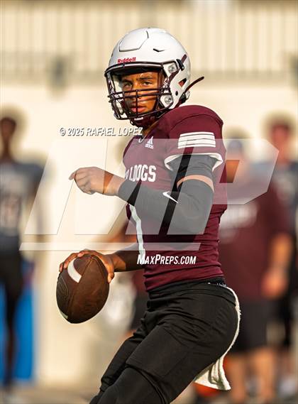 Thumbnail 3 in Waller vs. Channelview (Scrimmage) photogallery.