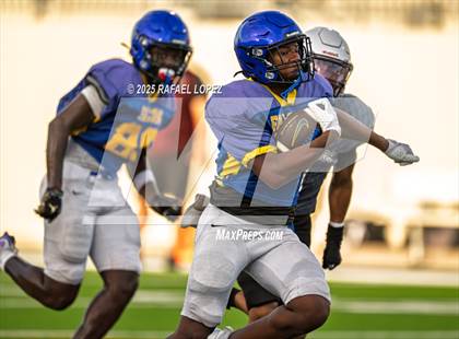 Thumbnail 2 in Waller vs. Channelview (Scrimmage) photogallery.