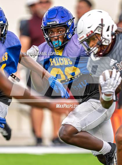 Thumbnail 3 in Waller vs. Channelview (Scrimmage) photogallery.