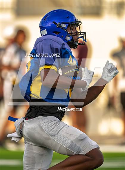Thumbnail 3 in Waller vs. Channelview (Scrimmage) photogallery.