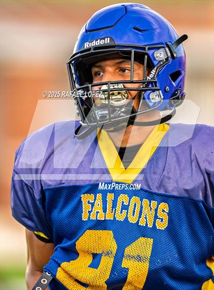 Thumbnail 3 in Waller vs. Channelview (Scrimmage) photogallery.