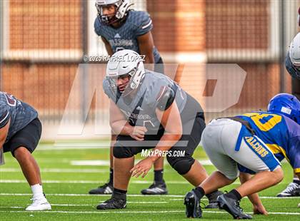 Thumbnail 2 in Waller vs. Channelview (Scrimmage) photogallery.