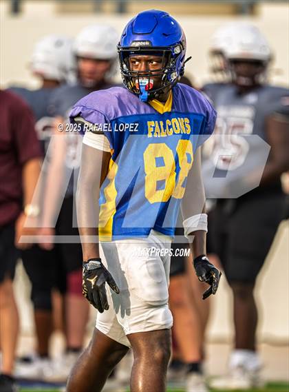 Thumbnail 3 in Waller vs. Channelview (Scrimmage) photogallery.