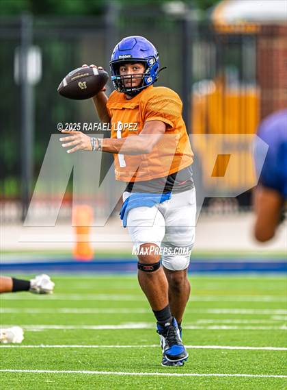 Thumbnail 1 in Waller vs. Channelview (Scrimmage) photogallery.