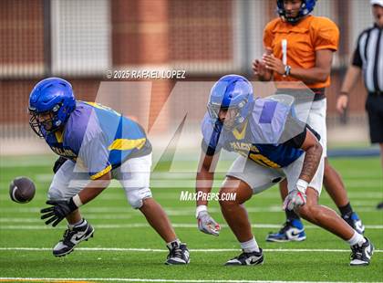 Thumbnail 3 in Waller vs. Channelview (Scrimmage) photogallery.
