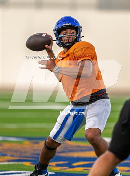 Thumbnail 3 in Waller vs. Channelview (Scrimmage) photogallery.