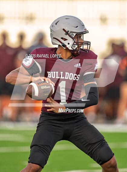 Thumbnail 3 in Waller vs. Channelview (Scrimmage) photogallery.