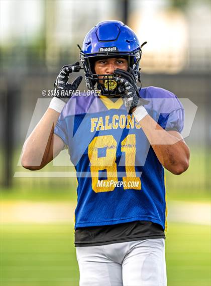 Thumbnail 3 in Waller vs. Channelview (Scrimmage) photogallery.