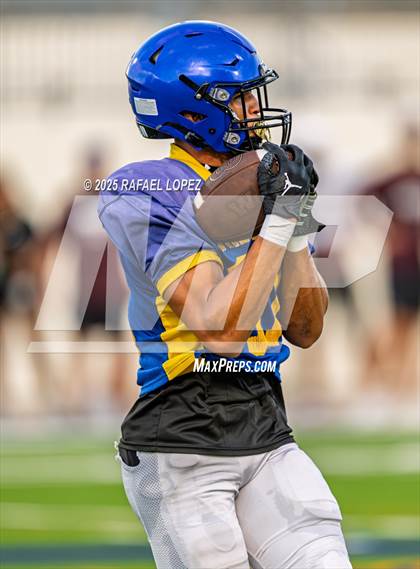Thumbnail 1 in Waller vs. Channelview (Scrimmage) photogallery.