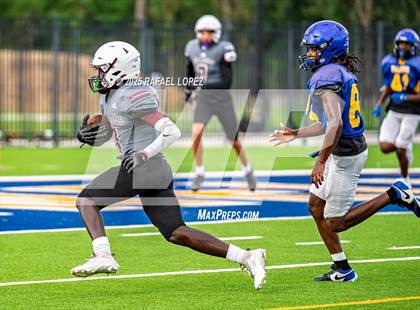 Thumbnail 3 in Waller vs. Channelview (Scrimmage) photogallery.