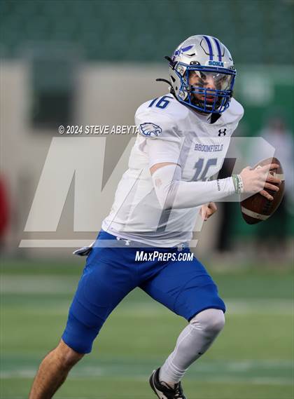 Thumbnail 2 in Broomfield vs. Montrose (CHSAA 4A Championship) photogallery.