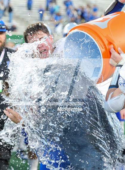 Thumbnail 1 in Broomfield vs. Montrose (CHSAA 4A Championship) photogallery.