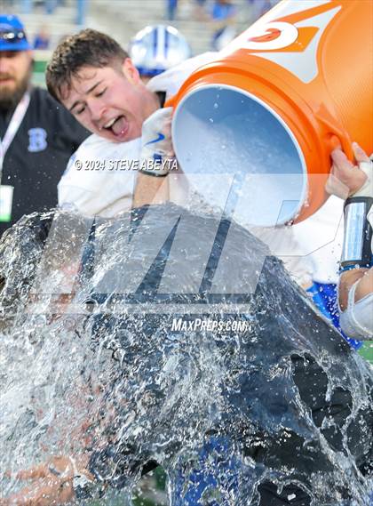 Thumbnail 2 in Broomfield vs. Montrose (CHSAA 4A Championship) photogallery.