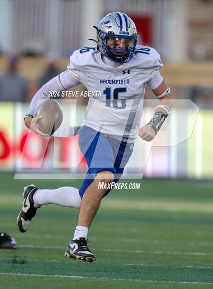 Thumbnail 2 in Broomfield vs. Montrose (CHSAA 4A Championship) photogallery.