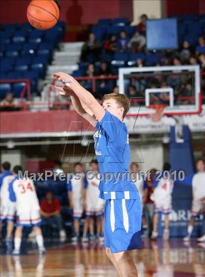 Thumbnail 2 in Haldane vs Blind Brook (Section 1 C Semifinal) photogallery.