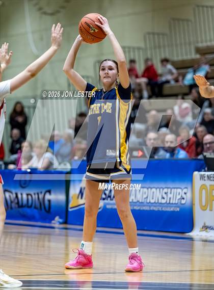 Thumbnail 2 in Notre Dame vs. Tappan Zee (NYSPHSAA Class A Final) photogallery.