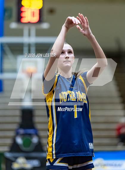 Thumbnail 2 in Notre Dame vs. Tappan Zee (NYSPHSAA Class A Final) photogallery.