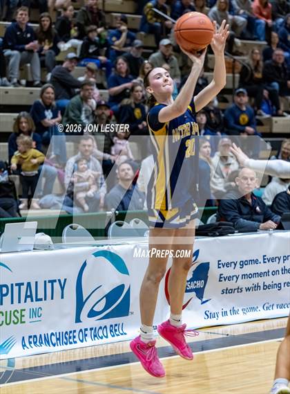 Thumbnail 3 in Notre Dame vs. Tappan Zee (NYSPHSAA Class A Final) photogallery.