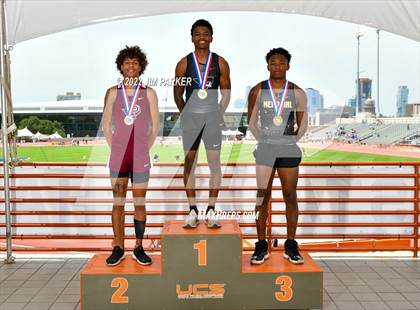 Thumbnail 2 in UIL 5A State Championship photogallery.