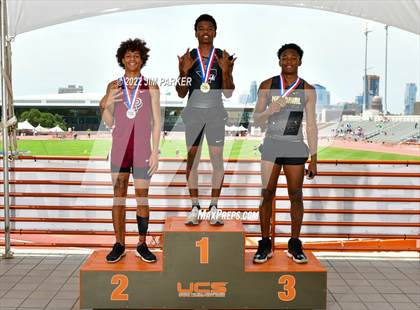 Thumbnail 1 in UIL 5A State Championship photogallery.