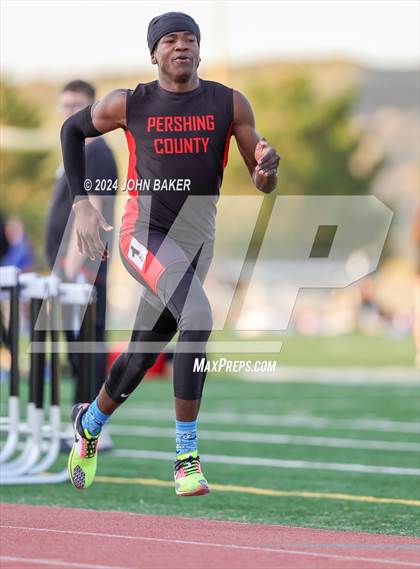Thumbnail 3 in Fernley Invitational (800M) photogallery.