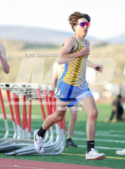 Thumbnail 3 in Fernley Invitational (800M) photogallery.