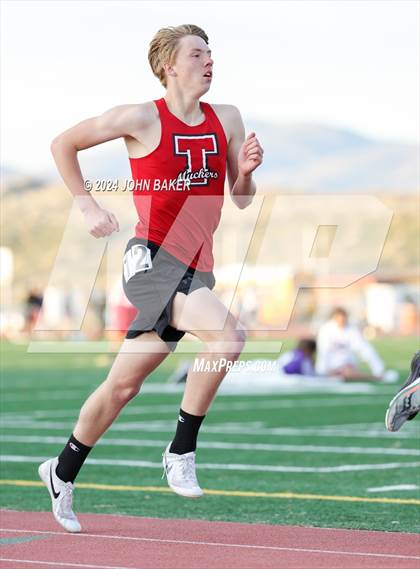 Thumbnail 2 in Fernley Invitational (800M) photogallery.