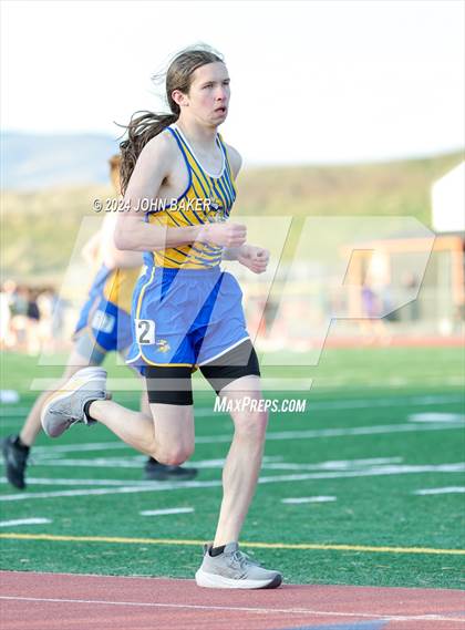 Thumbnail 2 in Fernley Invitational (800M) photogallery.
