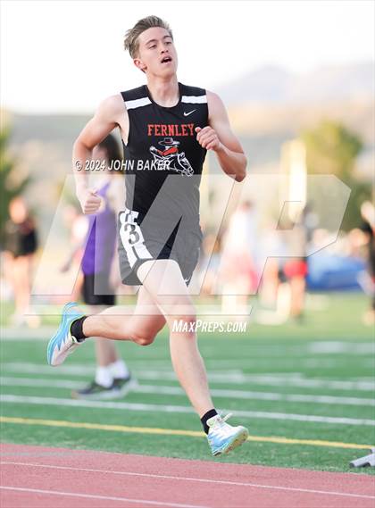 Thumbnail 2 in Fernley Invitational (800M) photogallery.