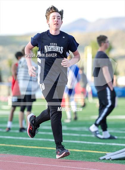 Thumbnail 2 in Fernley Invitational (800M) photogallery.