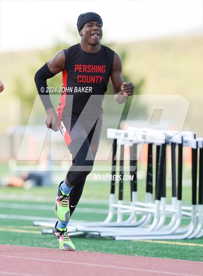 Thumbnail 2 in Fernley Invitational (800M) photogallery.