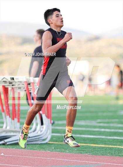 Thumbnail 2 in Fernley Invitational (800M) photogallery.