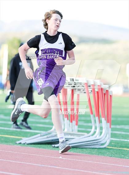 Thumbnail 3 in Fernley Invitational (800M) photogallery.