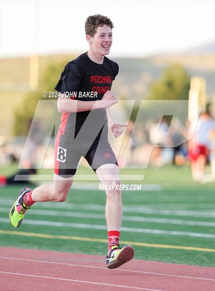 Thumbnail 2 in Fernley Invitational (800M) photogallery.