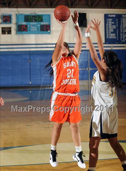 Thumbnail 1 in El Segundo vs. St. Joseph photogallery.