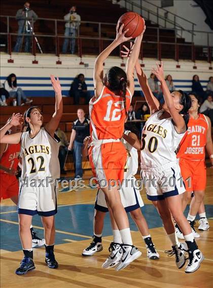 Thumbnail 2 in El Segundo vs. St. Joseph photogallery.