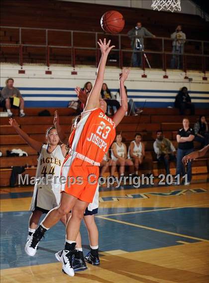 Thumbnail 3 in El Segundo vs. St. Joseph photogallery.
