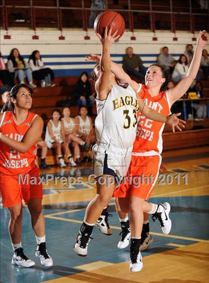 Thumbnail 1 in El Segundo vs. St. Joseph photogallery.