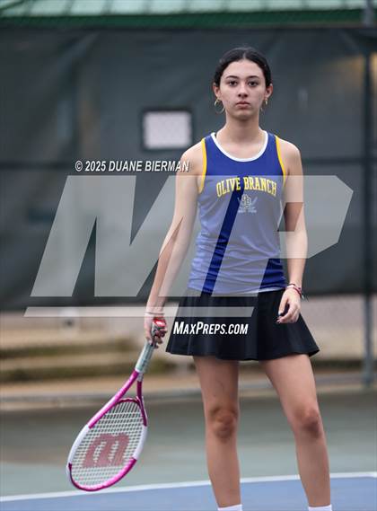 Thumbnail 3 in Olive Branch vs Southaven photogallery.
