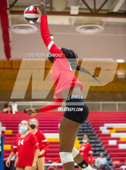 Thumbnail 1 in Poite Loma vs Cathedral Catholic  photogallery.