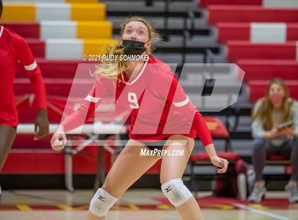 Thumbnail 2 in Poite Loma vs Cathedral Catholic  photogallery.