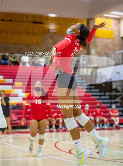 Thumbnail 1 in Poite Loma vs Cathedral Catholic  photogallery.