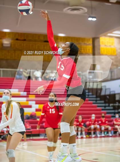 Thumbnail 2 in Poite Loma vs Cathedral Catholic  photogallery.