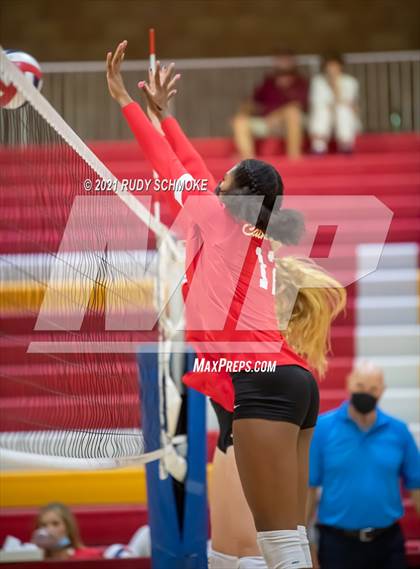 Thumbnail 2 in Poite Loma vs Cathedral Catholic  photogallery.