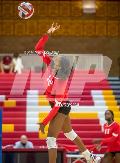 Thumbnail 2 in Poite Loma vs Cathedral Catholic  photogallery.