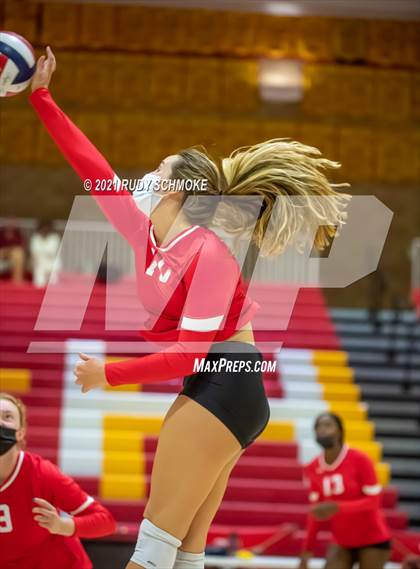 Thumbnail 3 in Poite Loma vs Cathedral Catholic  photogallery.