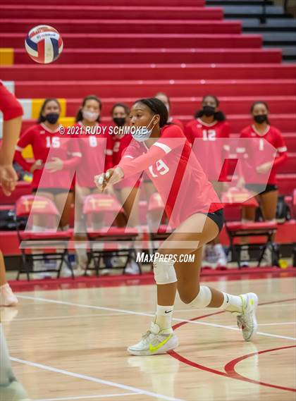 Thumbnail 1 in Poite Loma vs Cathedral Catholic  photogallery.